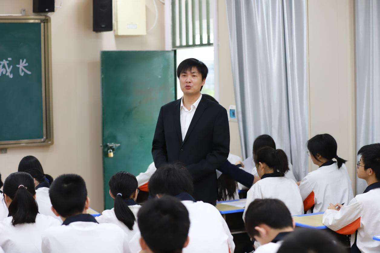 衡阳县开展考前助学贷款政策宣传，为贫困家庭孩子减压