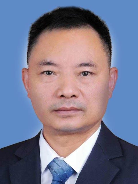 招生就业处主任：屈国锋