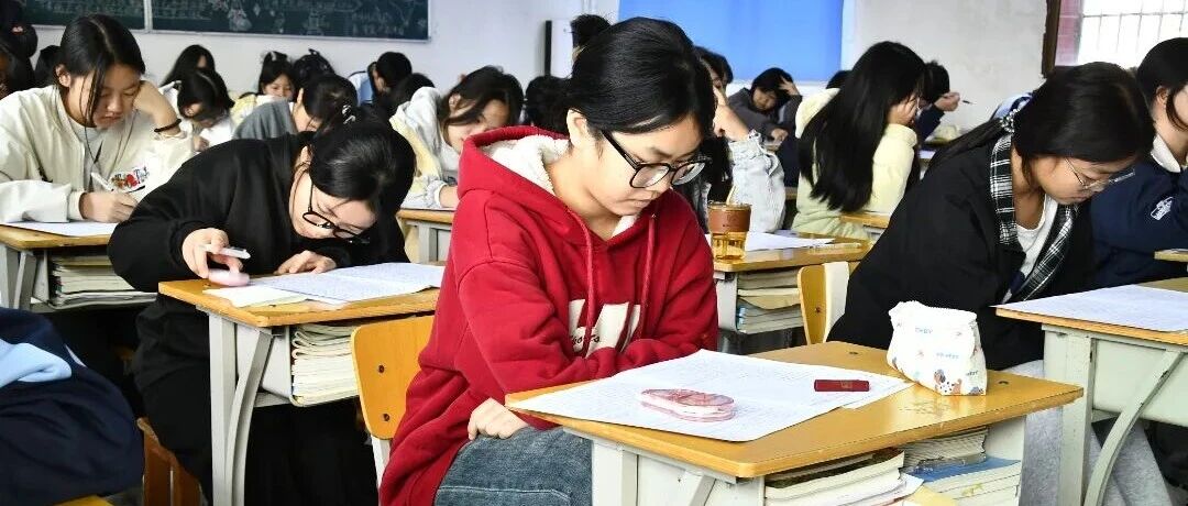 衡阳医博护理职业学校期中考试顺利完成：严谨组织秩序井然